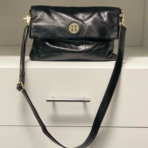 🖤 Tory Burch Dena Messenger Bag, Black Leather